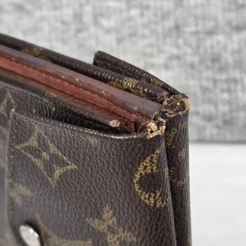 LOUIS VUITTON VINTAGE MONOGRAM CANVAS SNAP WALLET – BROWN – EDGE/INTERIOR WEAR